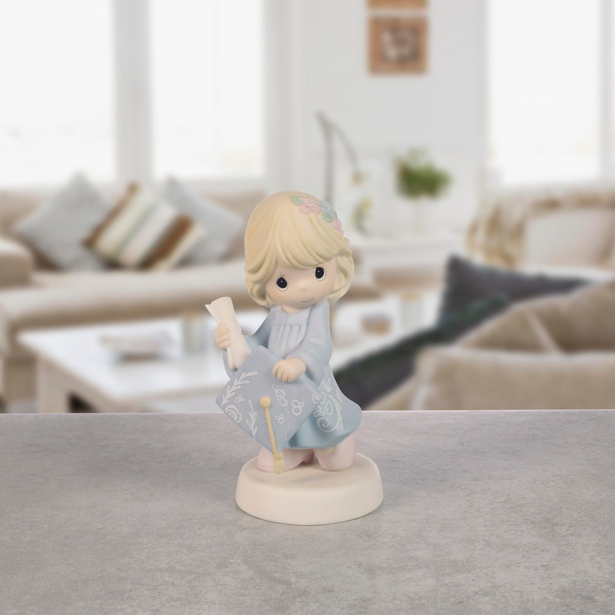 Graduation Figurine Q274374